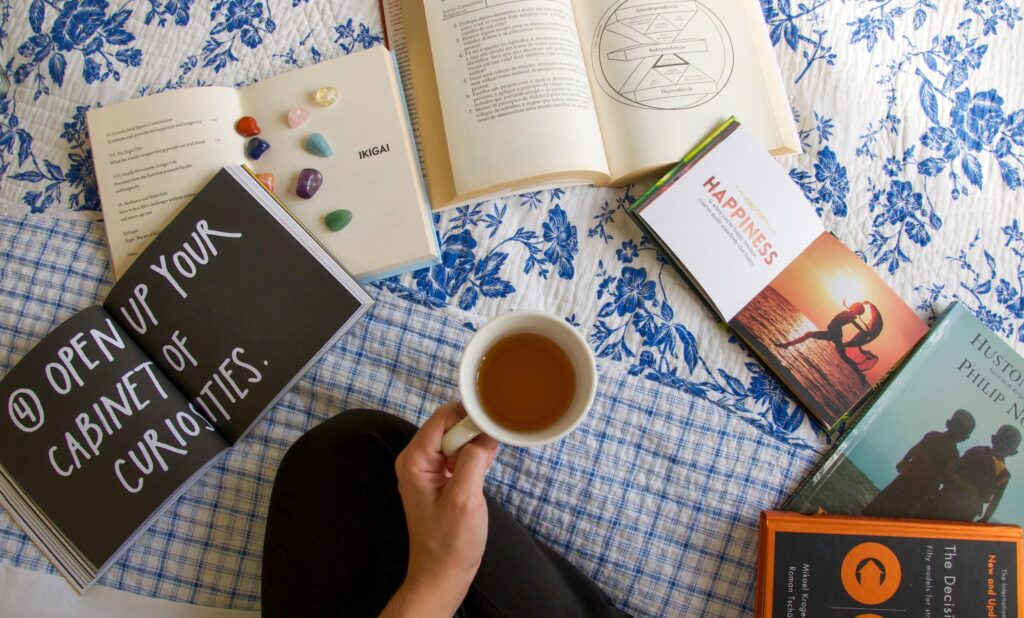 Cozy Tea and Book Pairings for a Fantastic Fall