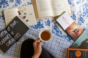 Cozy Tea and Book Pairings for a Fantastic Fall