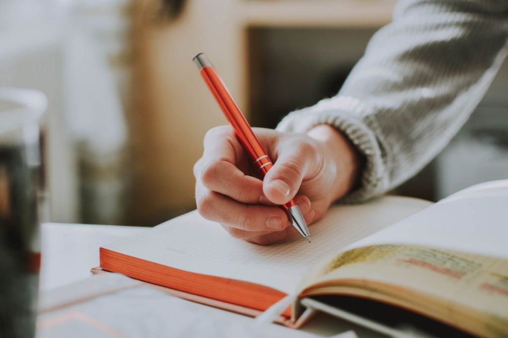 The Best Writing Apps for Creative Writers and Skill-Building
