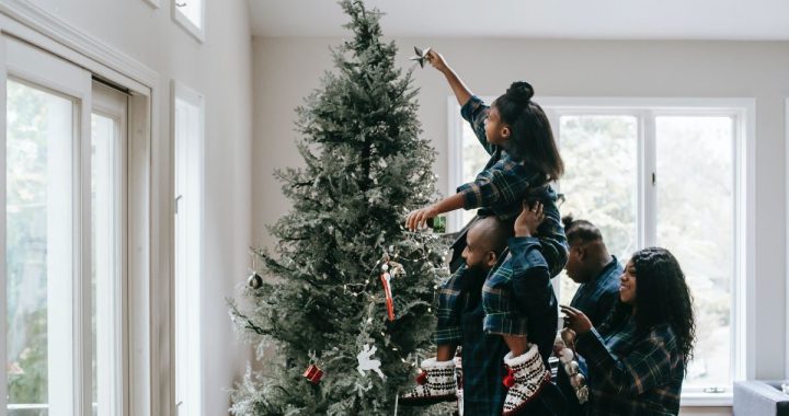 Easy Activities to Bond with Loved Ones Around the Holidays